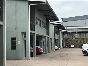375 m² Commercial space in Riverhorse Valley