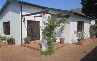 1 Bedroom Garden Cottage in Bergvliet