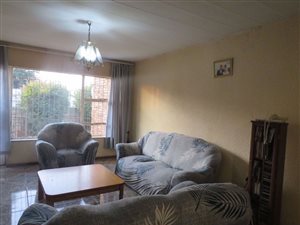 3 Bed Apartment in Roodepoort Central