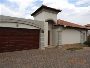 3 Bedroom House in Flamwood