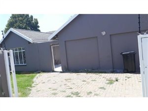 4 Bed House in Esther Park