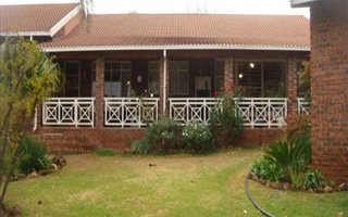 8650 m² Farm in Die Hoewes