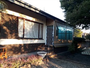 3 Bed House in Bisley