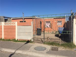 2 Bed House in Valhalla Park