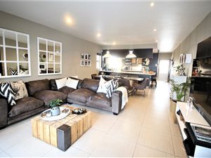 2 Bed Townhouse in Oaklands