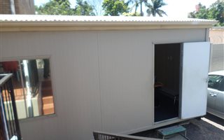 200 m² Commercial space in Glenwood