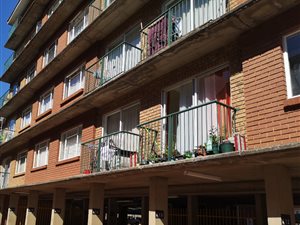 1 Bed Apartment in Die Hoewes