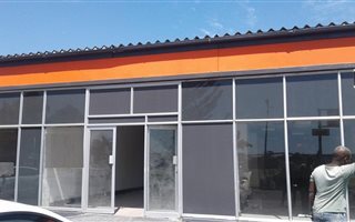 135 m² Commercial space in Paarden Eiland