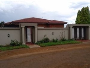 4 Bed House in Osizweni