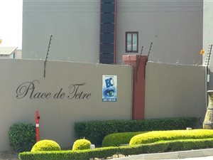 2 Bed Apartment in Honeydew Ridge