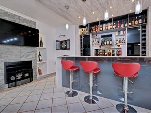 3 Bed House in Ruimsig Country Estate