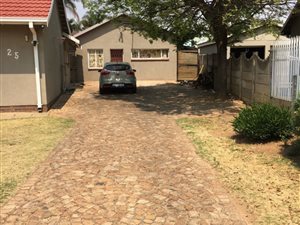 2 Bedroom Garden Cottage in Bardene
