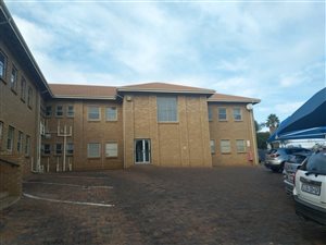 2281 m² Office Space in Horison