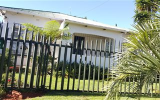 3 Bedroom House in Roodepoort North
