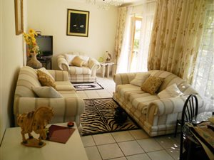 1 Bed Garden Cottage in Hurlingham Manor