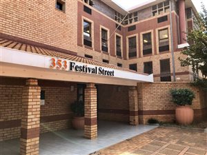 240 m² Commercial space in Hatfield
