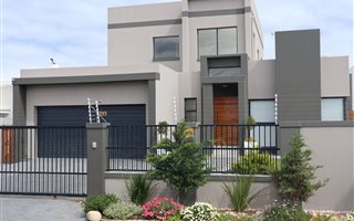 4 Bedroom House in Parklands North
