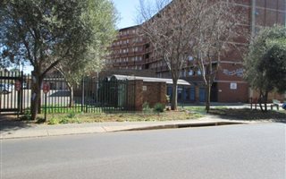 2 Bedroom Apartment in Zwartkop