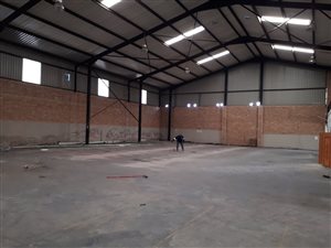2400 m² Industrial space in Roodekop