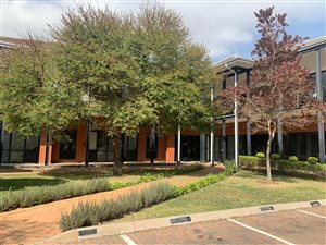 253 m² Commercial space in Bryanston