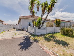 4 Bed House in Crawford