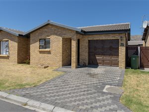 3 Bed Townhouse in Gordons Bay Central