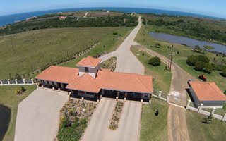 1048 m² Land available in Khamanga Bay