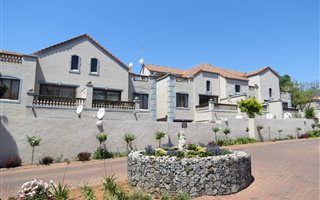 1 Bedroom Townhouse in Melrose Estate