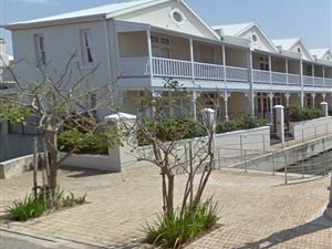 3 Bed Duplex in Point Waterfront