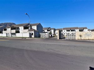 2 Bed Apartment in Klein Nederburg