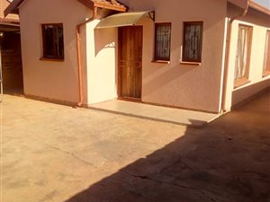 2 Bed House in Soshanguve