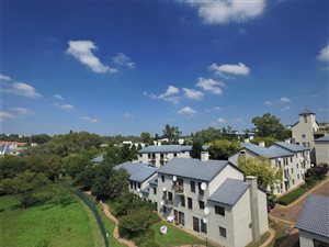 3 Bed Apartment in Paulshof