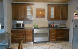 4 Bedroom House in Northern Paarl