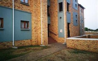 2 Bedroom Apartment in Randpark Ridge
