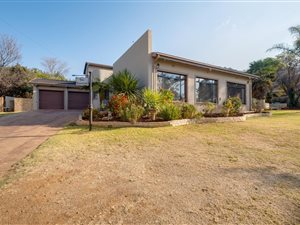 4 Bed House in Constantia Kloof