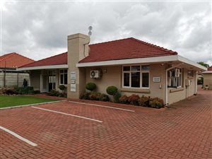 230 m² Commercial space in Greenside