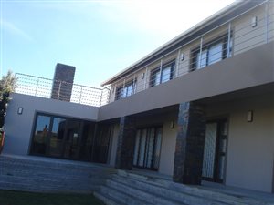 5 Bed House in Oyster Bay