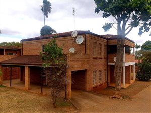3 Bed Apartment in Louis Trichardt