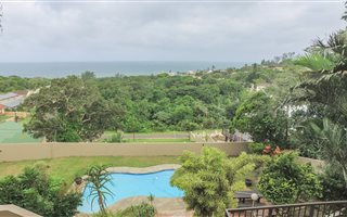 5 Bedroom House in Blythedale Beach