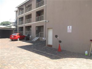 2 Bed Apartment in Alberton