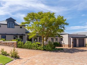 5 Bed House in Atlantic Beach Golf Estate