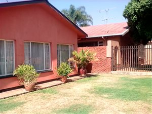 3 Bed House in East Lynne