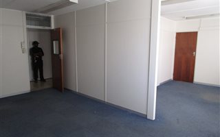 130 m² Office Space in George Central