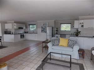 4 Bedroom House in Marina Da Gama