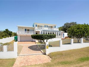 4 Bedroom House in Kenton-on-Sea