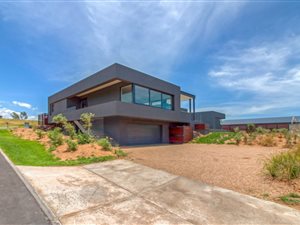4 Bed House in Laezonia