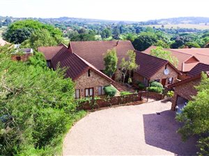 4 Bed House in White River Country Estate