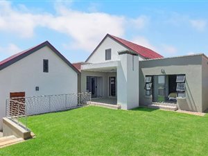 3 Bed Cluster in Golden Fields Estate