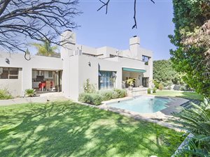 5 Bed House in Dainfern Golf Estate