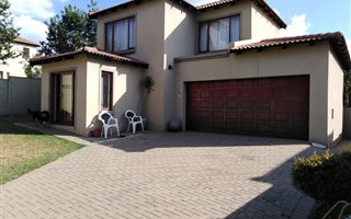2 Bedroom House in Kyalami Hills